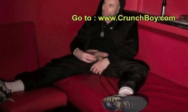 Rock-Hard Internal Cumshot Sneaker Monter Weenie Fag in Paris