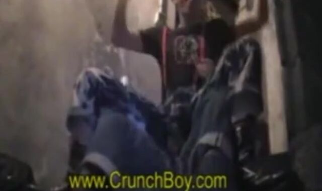 Un Flesh S'assoit Sur La Grosse Queue De Sonny Pote