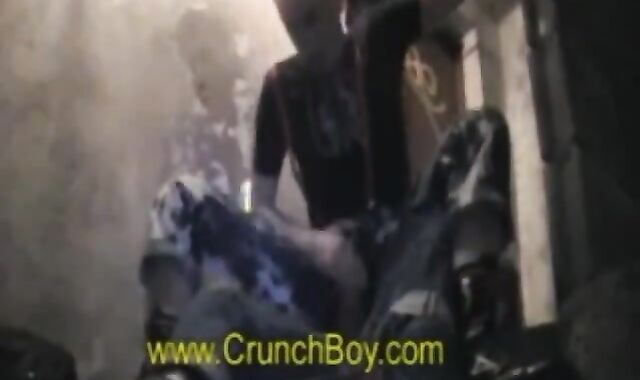 Un Flesh S'assoit Sur La Grosse Queue De Sonny Pote