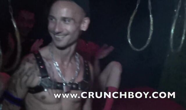 Jordan Baisé Sans A Condom et Dosé Par La Superstar Viktor Rom