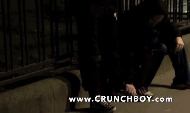 Incredible Fucky-Fucky in Sneakers in Public Subway in Paris