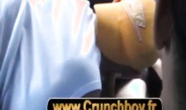 Je Suce La Grosse Sting De Mon Pote Rebeu Dans SA Voiture