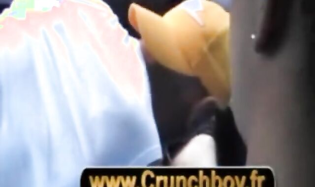 Je Suce La Grosse Sting De Mon Pote Rebeu Dans SA Voiture