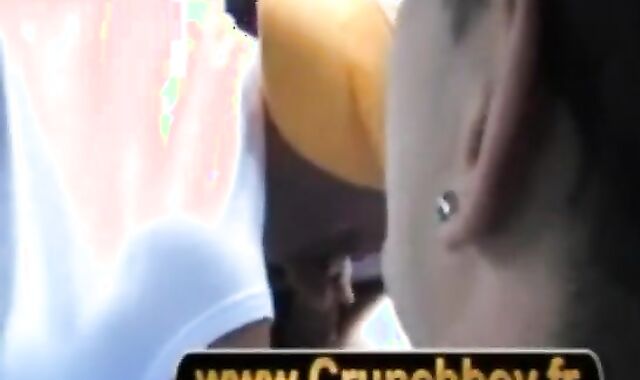 Je Suce La Grosse Sting De Mon Pote Rebeu Dans SA Voiture