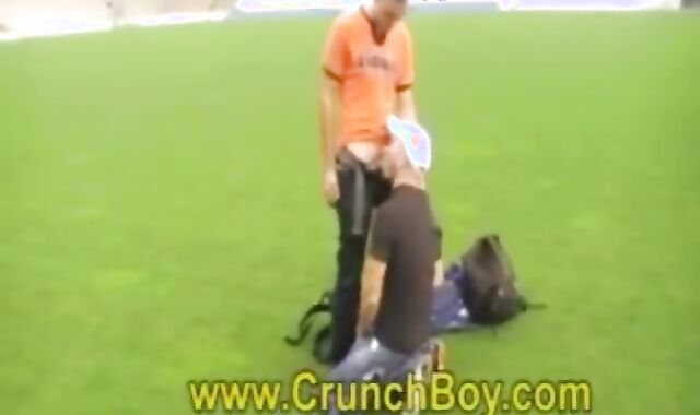 Un Rebeu Heterosexual Bisex Grosse Queue De Lascard Baise un Mec En Exhib Sportif
