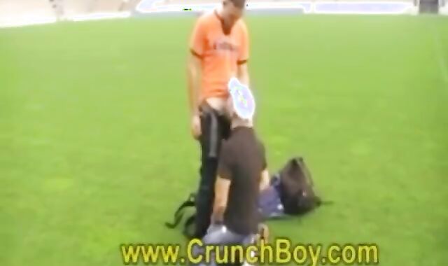 Un Rebeu Heterosexual Bisex Grosse Queue De Lascard Baise un Mec En Exhib Sportif