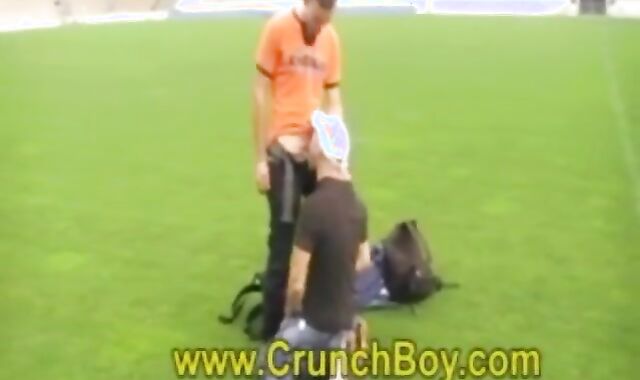 Un Rebeu Heterosexual Bisex Grosse Queue De Lascard Baise un Mec En Exhib Sportif