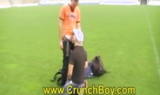 Un Rebeu Heterosexual Bisex Grosse Queue De Lascard Baise un Mec En Exhib Sportif