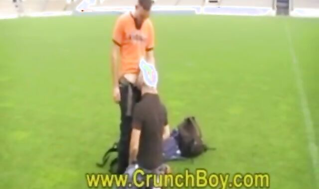 Un Rebeu Heterosexual Bisex Grosse Queue De Lascard Baise un Mec En Exhib Sportif