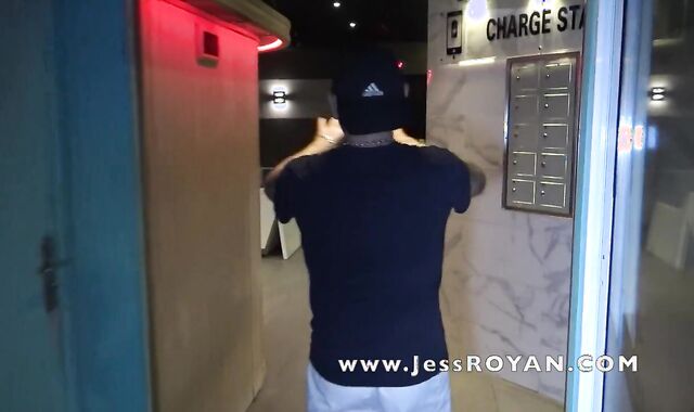 Jess ROYAN Fellate Hetero in Glory Fuck-Holes