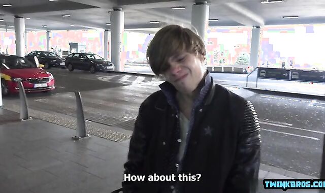 sleazy youngsters Outdoor With mayo fountain