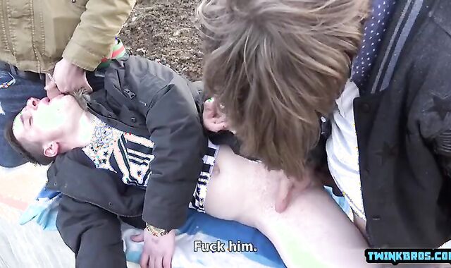 sleazy youngsters Outdoor With mayo fountain