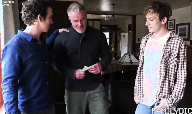 The large Family ramrod nineteen (nude)