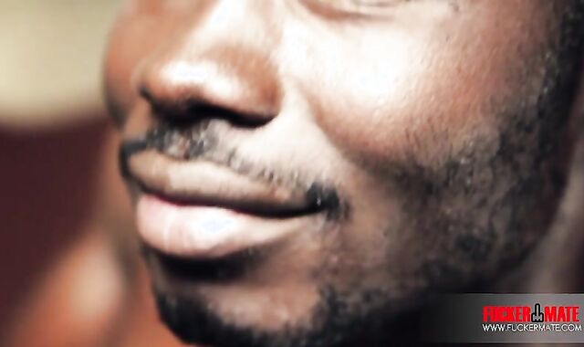 dark-hued stud Solo With Mega ten-Pounder