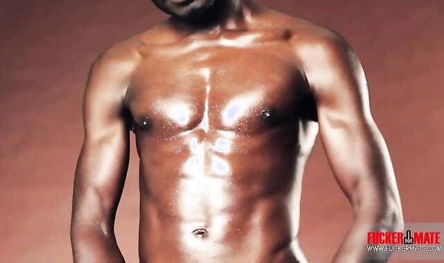 dark-hued stud Solo With Mega ten-Pounder