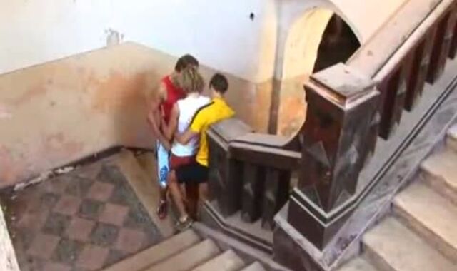 pretty Tw-nkS nude lovemaking outside