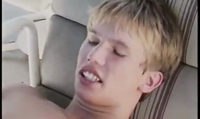 Heterosexual youngster badly poked for the very first time