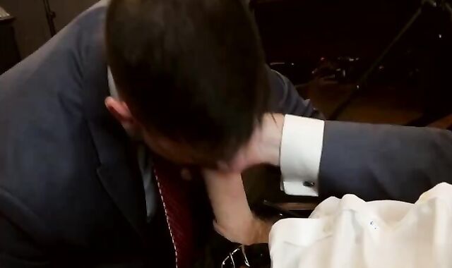 Milky youngsters Jim ?nd Ben plumb B?reb?ck