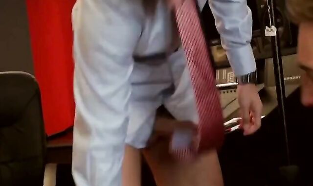 Milky youngsters Jim ?nd Ben plumb B?reb?ck