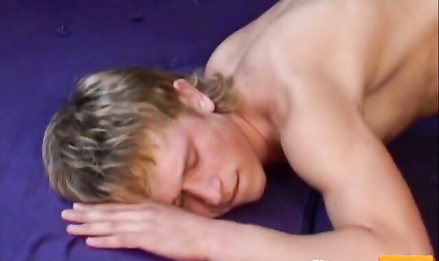 humid ten-Pounder RIDERS - Vignette trio