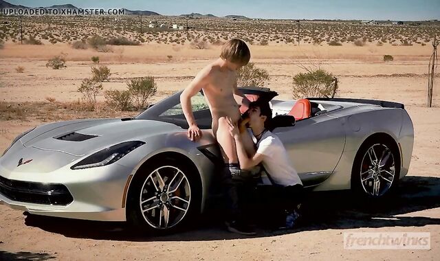 Walk And screw In The Desert For two teenies