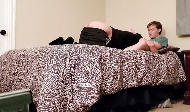 jamming Out An effortless Grindr boy