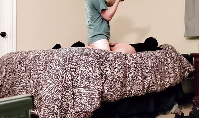 jamming Out An effortless Grindr boy