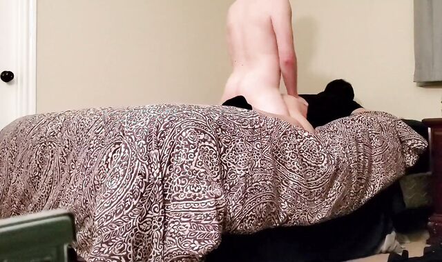 jamming Out An effortless Grindr boy