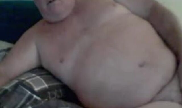 Parent Kevin Aka KCpoohbear Plays On webcam