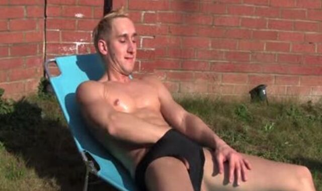 Swimmer men trunk fap