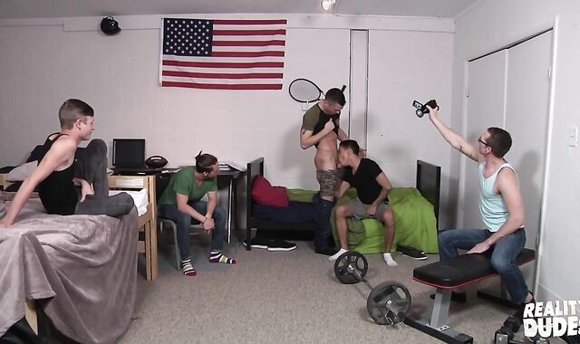 Just Us dudes - Masturbating Hook up