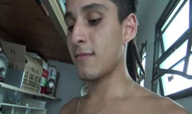 Construction teenager Deep-Throats ten-Pounder For supplementary currency