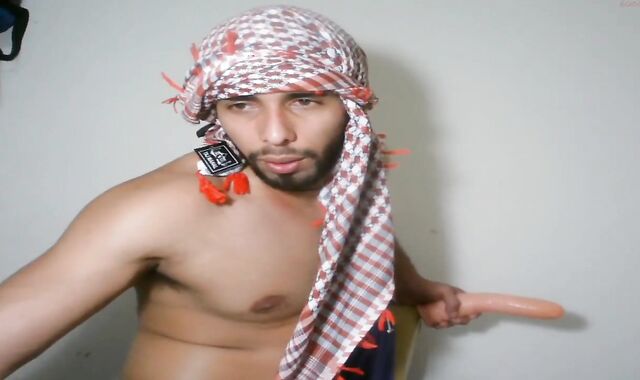 Arab chap With crazy Assplay