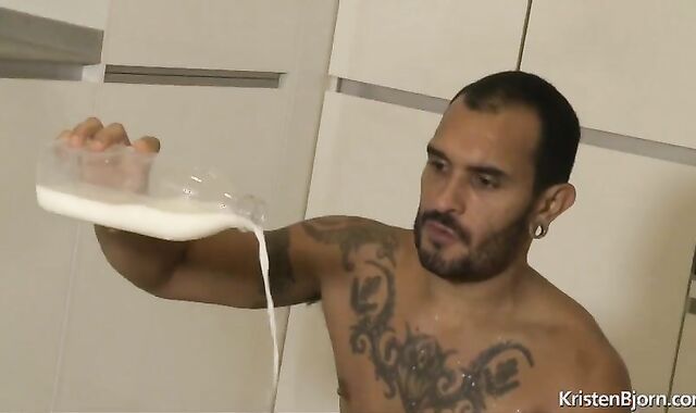 KB(kristen Bjorn) Got-milk-