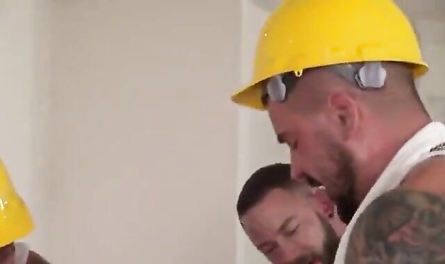 naked And harsh : gang-bang And condom-free