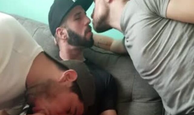 Romeo Davis threeway