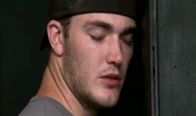 Heterosexual youngster gets homosexual oral pleasure fuck-fest vibration at gloryhole :)