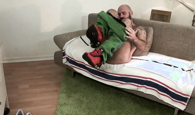 shaggy Hairy Man draining off