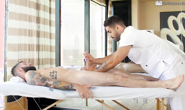 GR (gayroom)the-bearded-clien