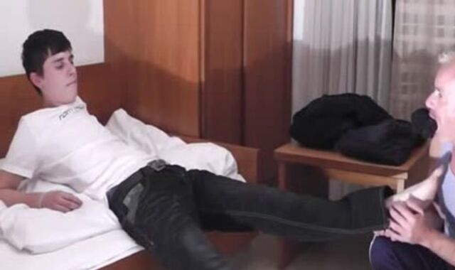 Fine taskmaster Hazel (BMB)