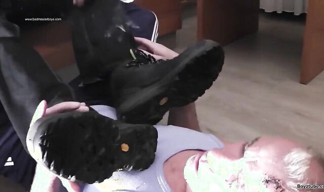 Fine taskmaster Hazel (BMB)