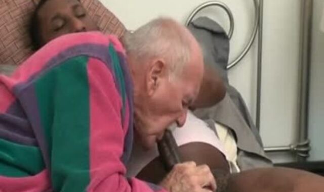 senior boy likes ebony Tail