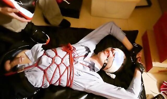 CRIMSON WING NIKE BOOT gusto WITH SUNNY fancy BASKETBALL youngster