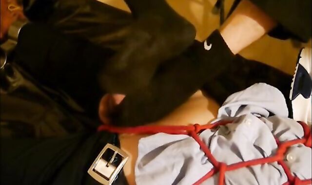 CRIMSON WING NIKE BOOT gusto WITH SUNNY fancy BASKETBALL youngster