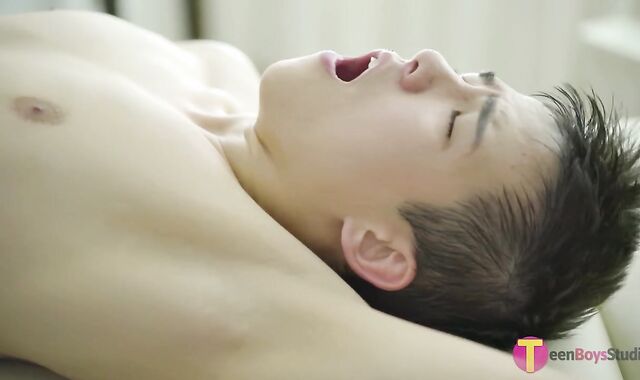 oriental teenie Rubdown