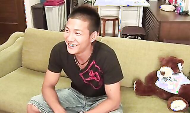 oriental hotty Serviced By homo youngsters