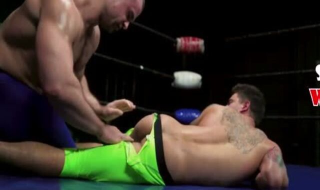 GayRoom - Miles Taylor humps Bellboy Kyle Kash