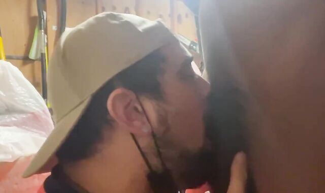 My mate pumps his flow down my facehole