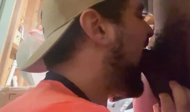 My mate pumps his flow down my facehole