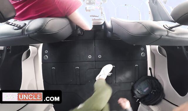 Hormonal Gets Fucked Wet By His Elder Man